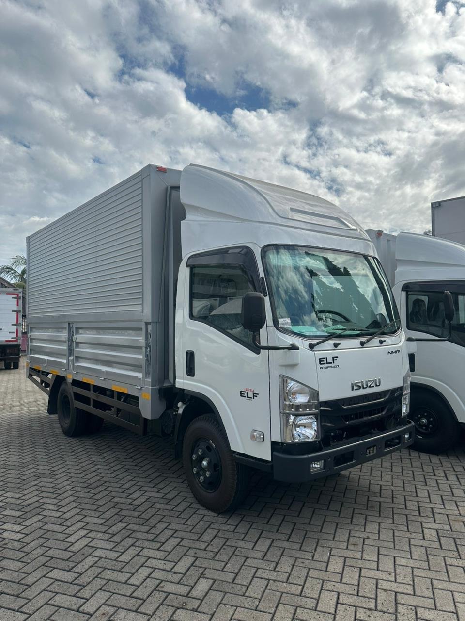 Dealer Resmi Isuzu Tangerang Astra Isuzu untuk Pembelian Traga, Elf, dan Giga